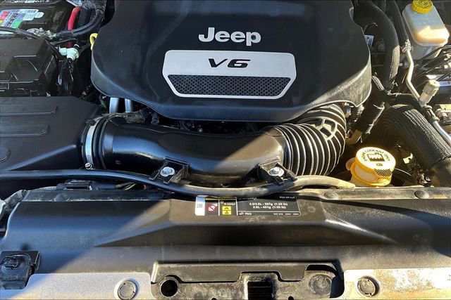 Used 2018 Jeep Wrangler Unlimited Sport w/ Connectivity Group image 27