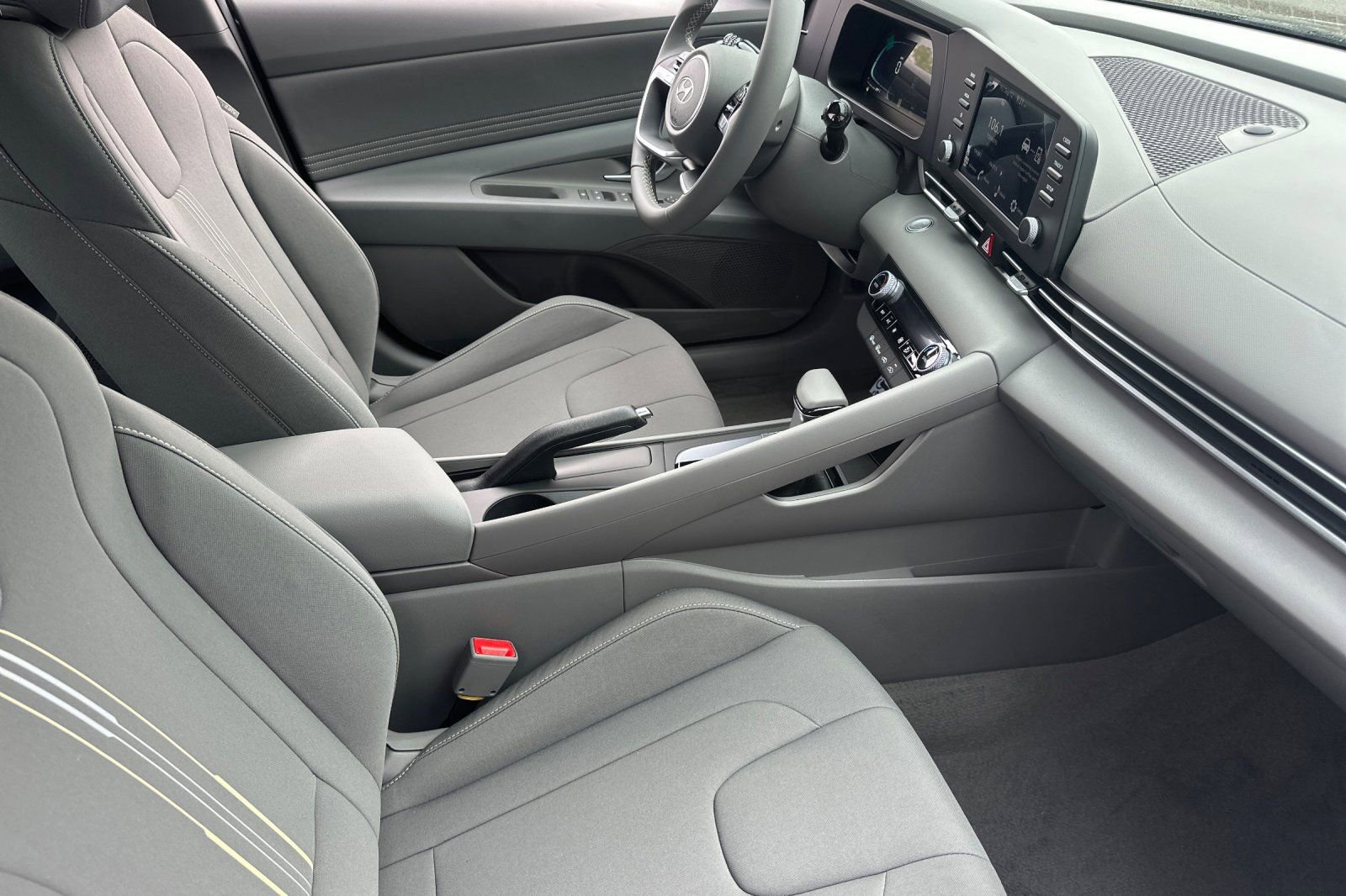 New 2025 Hyundai Elantra Sport image 14