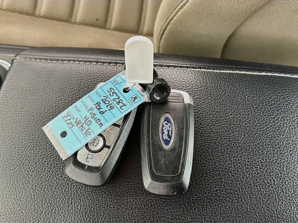 Used 2019 Ford Fusion SE FWD image 20