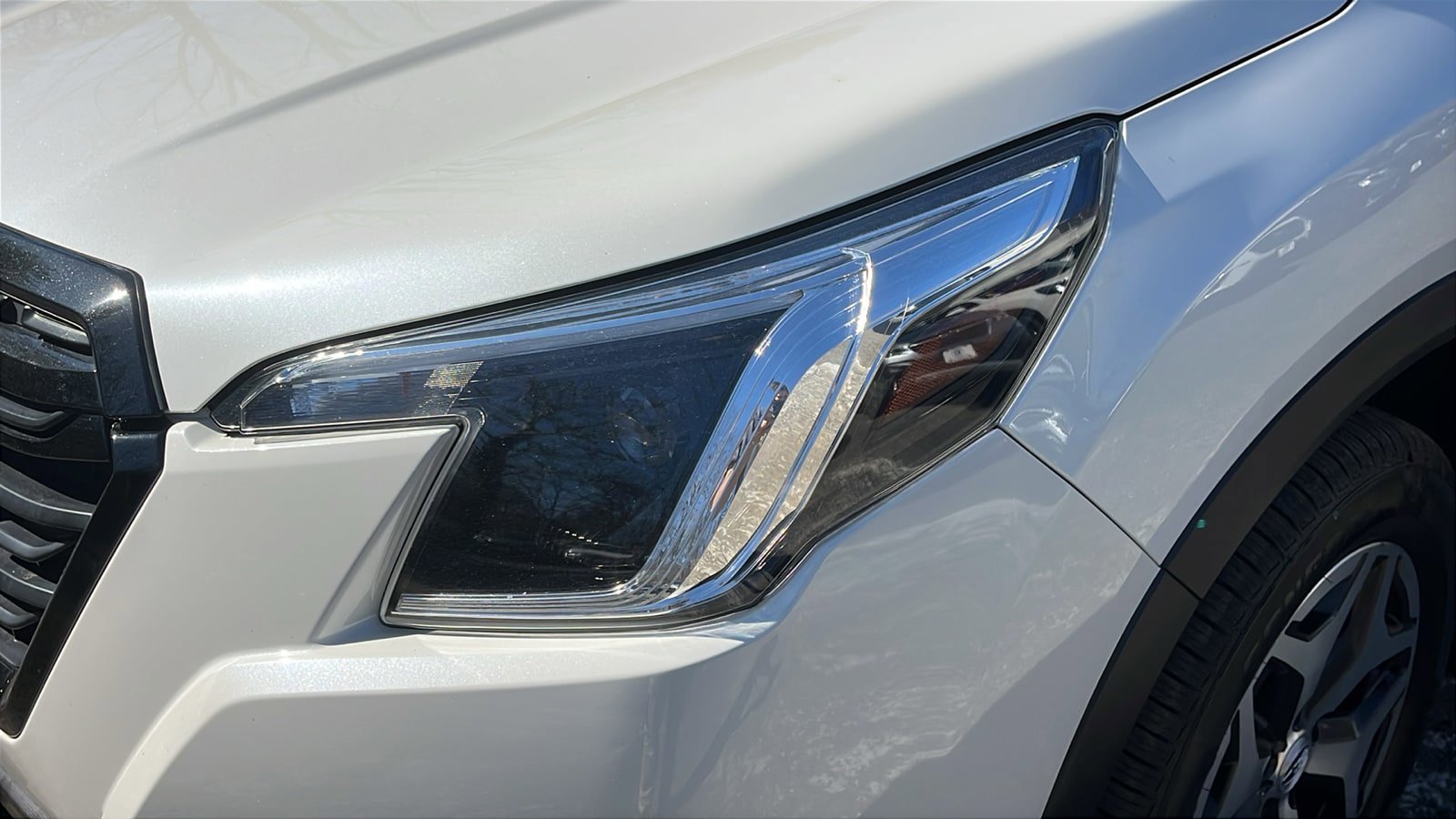 Certified 2023 Subaru Forester Premium AWD/4WD image 8