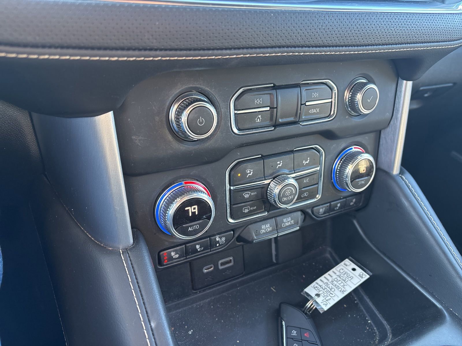 Used 2021 GMC Yukon XL SLT w/ SLT Premium Package image 19