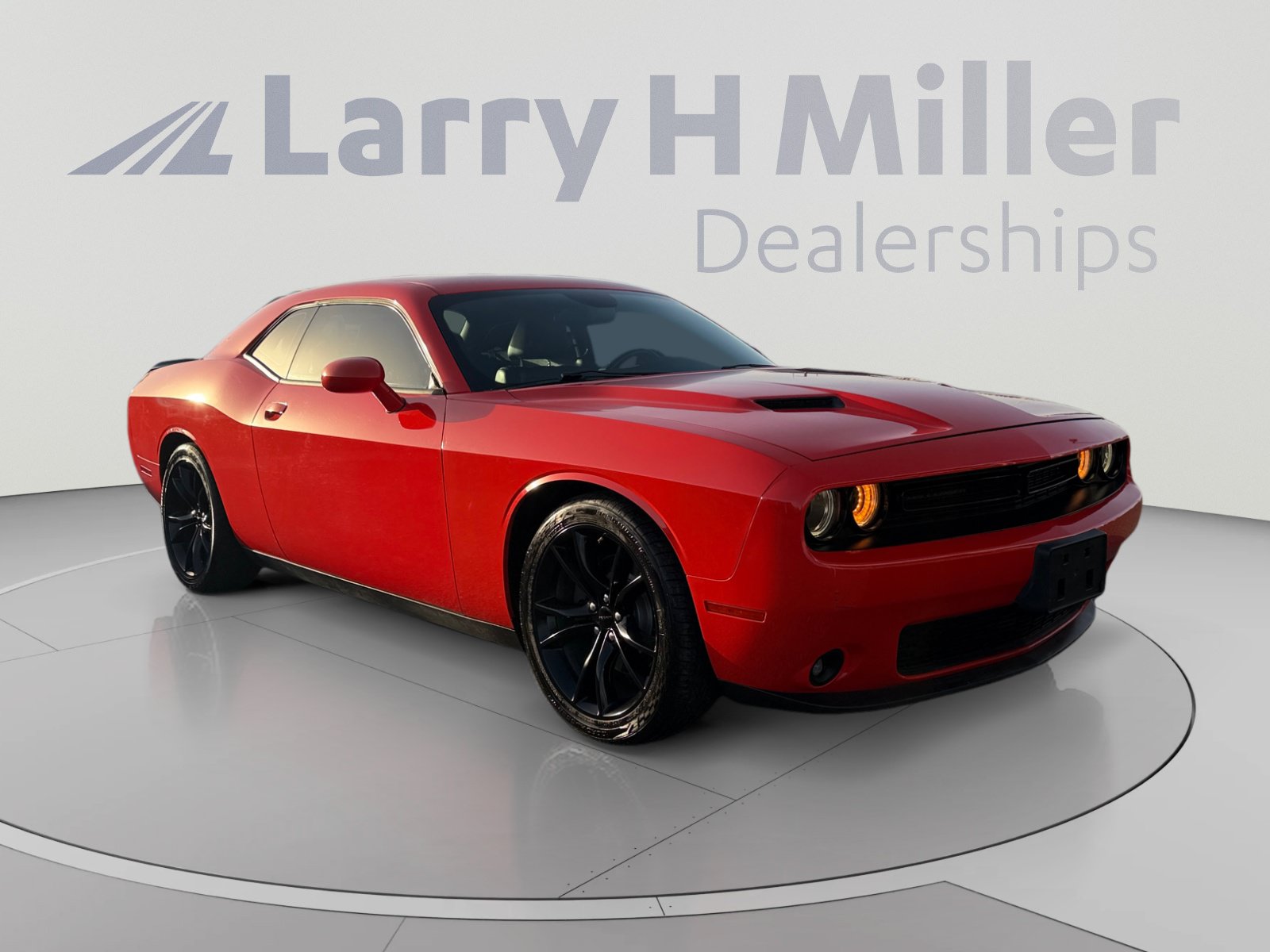Used 2016 Dodge Challenger SXT w/ Blacktop Package RWD image 7