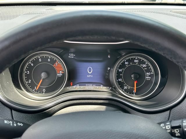 Used 2019 Jeep Cherokee Limited w/ Luxury Group AWD/4WD image 10