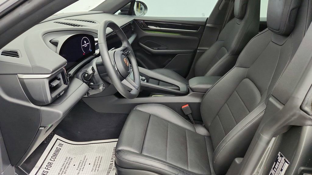 Used 2025 Porsche Macan Electric w/ Premium Package image 20