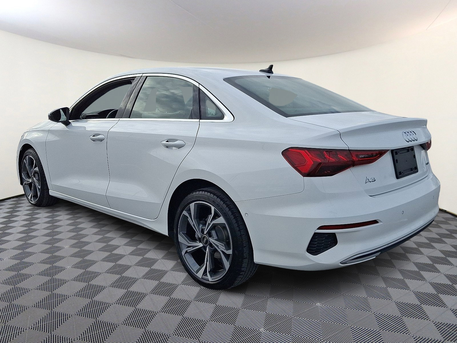 Used 2022 Audi A3 2.0T Prestige image 2