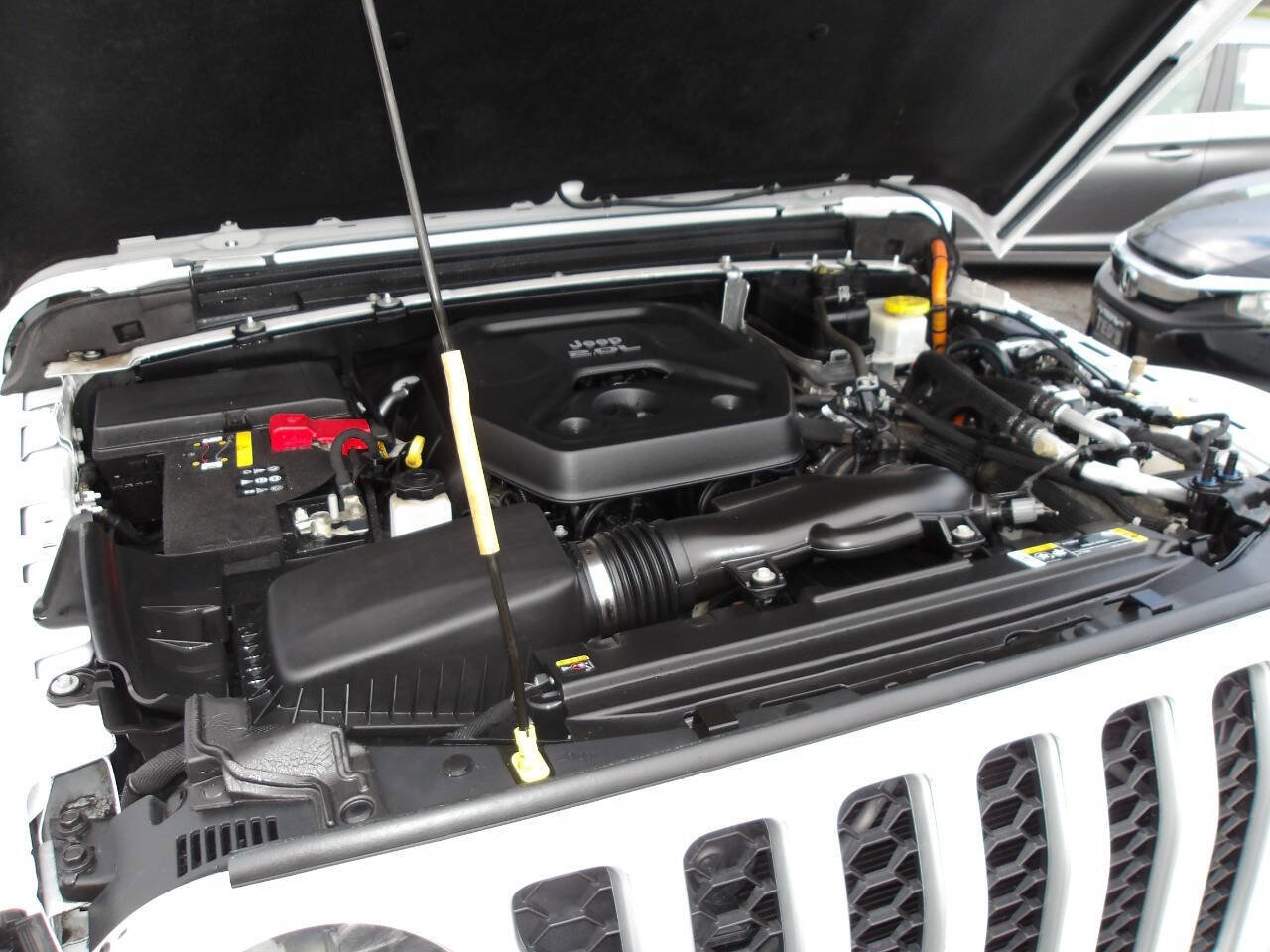 Used 2023 Jeep Wrangler Unlimited Sahara w/ Cold Weather Group AWD/4WD image 27