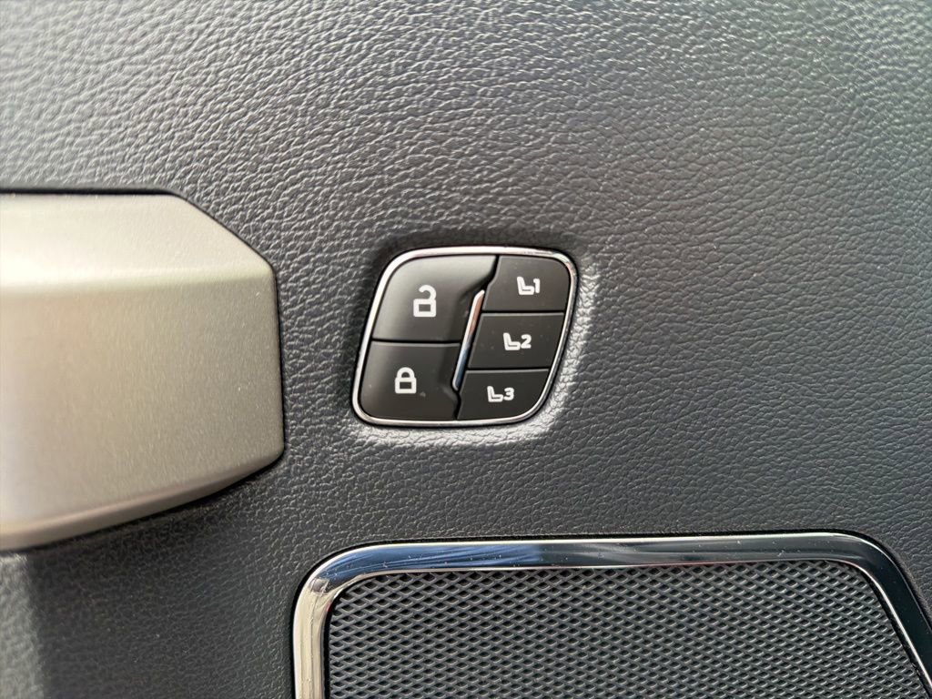 Used 2022 Ford F350 Lariat w/ Lariat Ultimate Package image 34