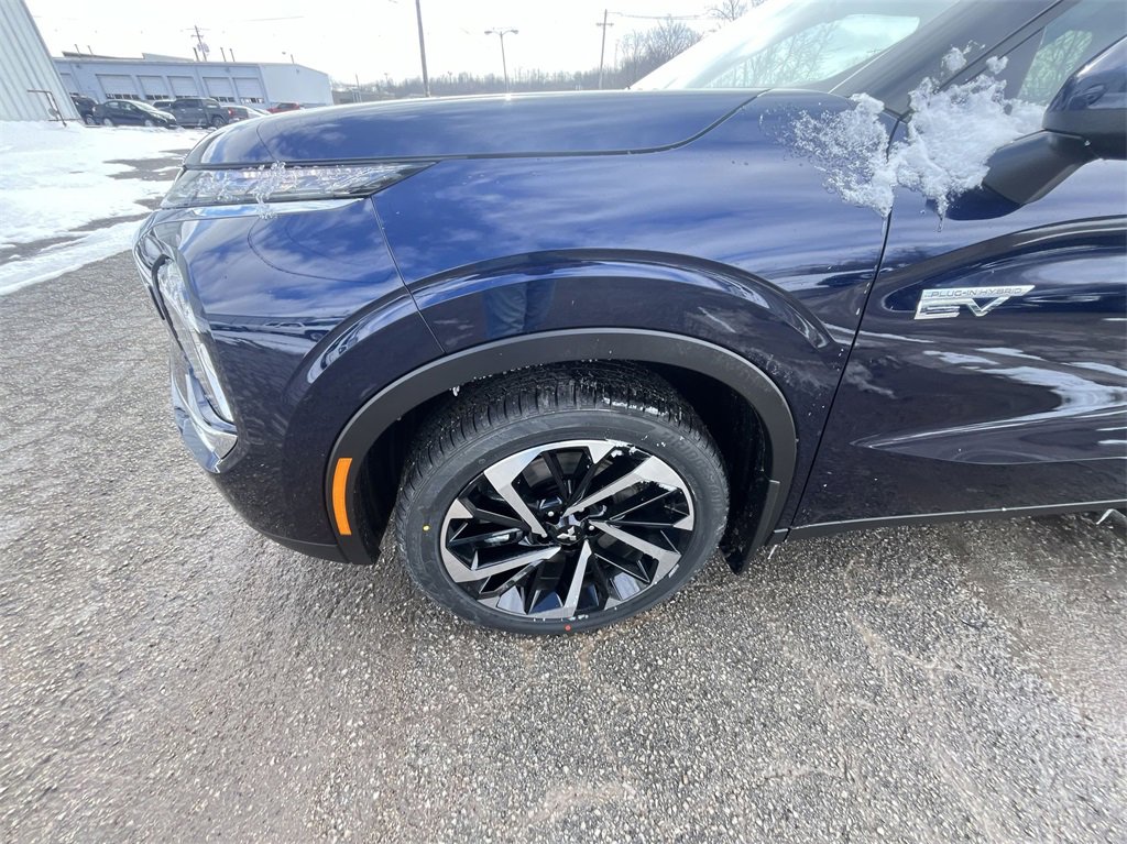 New 2025 Mitsubishi Outlander SE image 10