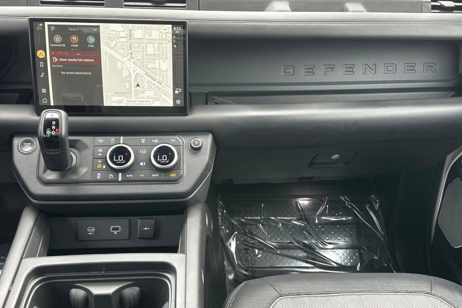 Certified 2024 Land Rover Defender 130 X-Dynamic SE AWD/4WD image 18