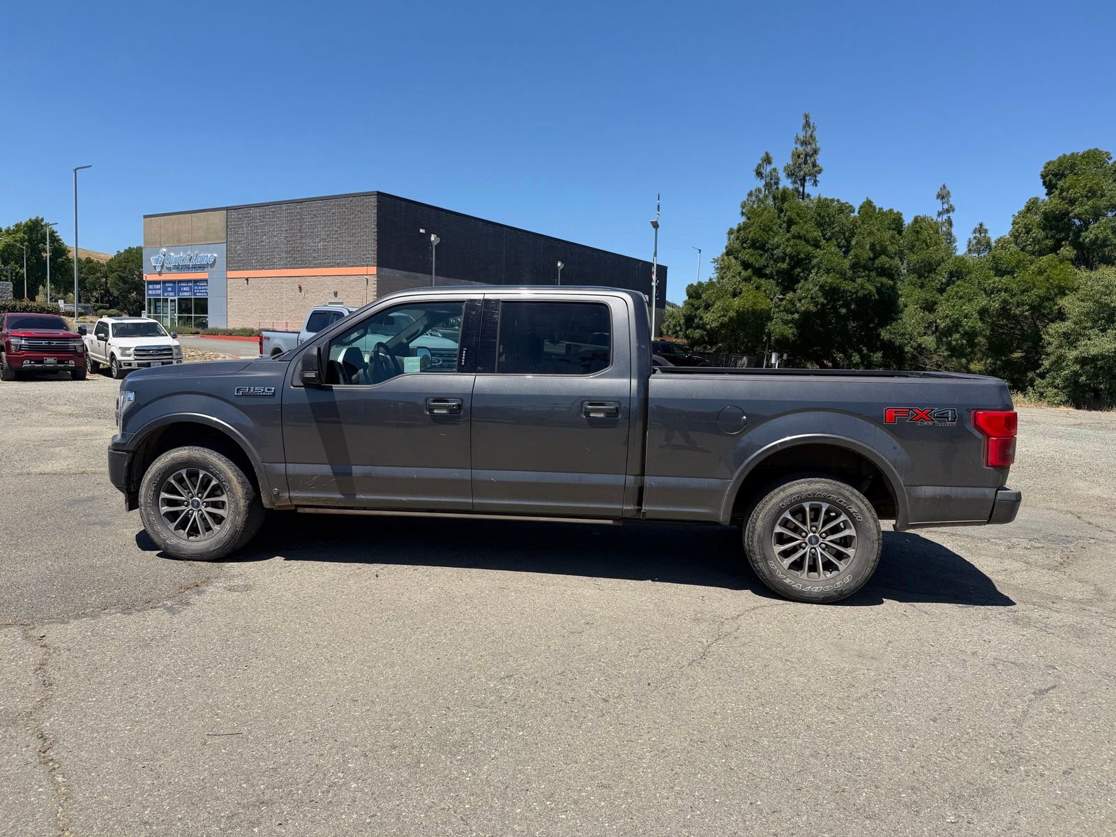 Used 2018 Ford F150 Lariat w/ Equipment Group 502A Luxury AWD/4WD image 2