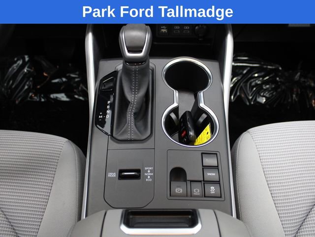 Used 2025 Toyota Highlander LE image 19