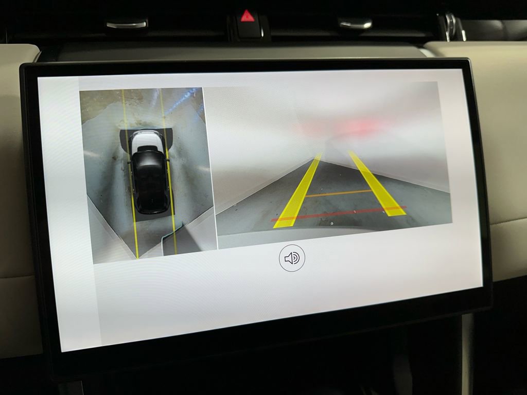 Used 2025 Land Rover Discovery Sport S image 17