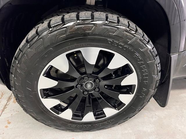 Used 2025 Land Rover Defender 130 V8 image 27