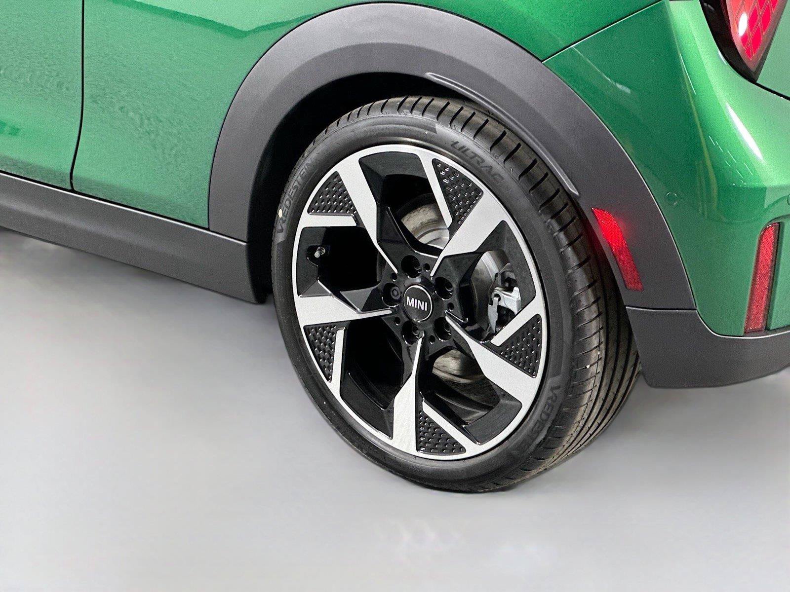 Used 2025 MINI Cooper S FWD image 26
