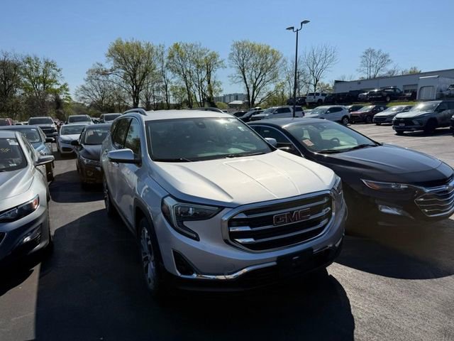 Used 2020 GMC Terrain SLT w/ Preferred Package image 2