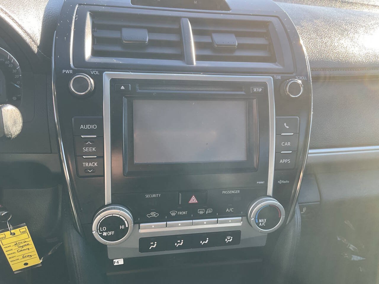 Used 2012 Toyota Camry SE FWD image 16
