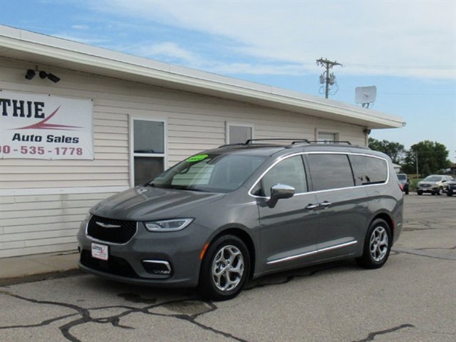 Used 2022 Chrysler Pacifica Limited image 2