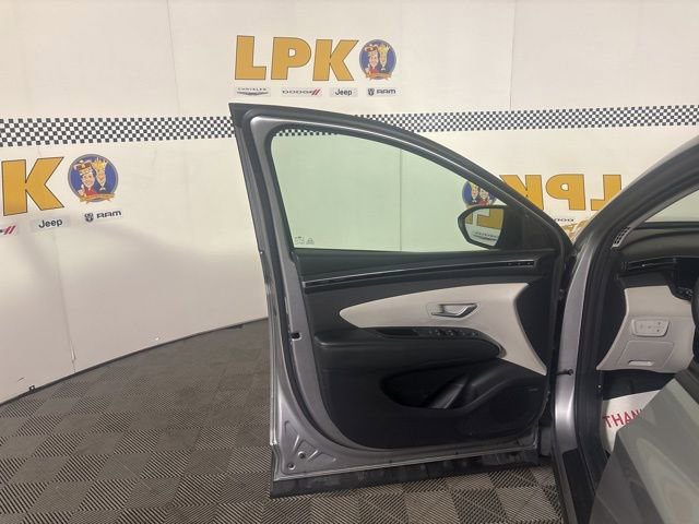 Used 2024 Hyundai Tucson Limited image 15
