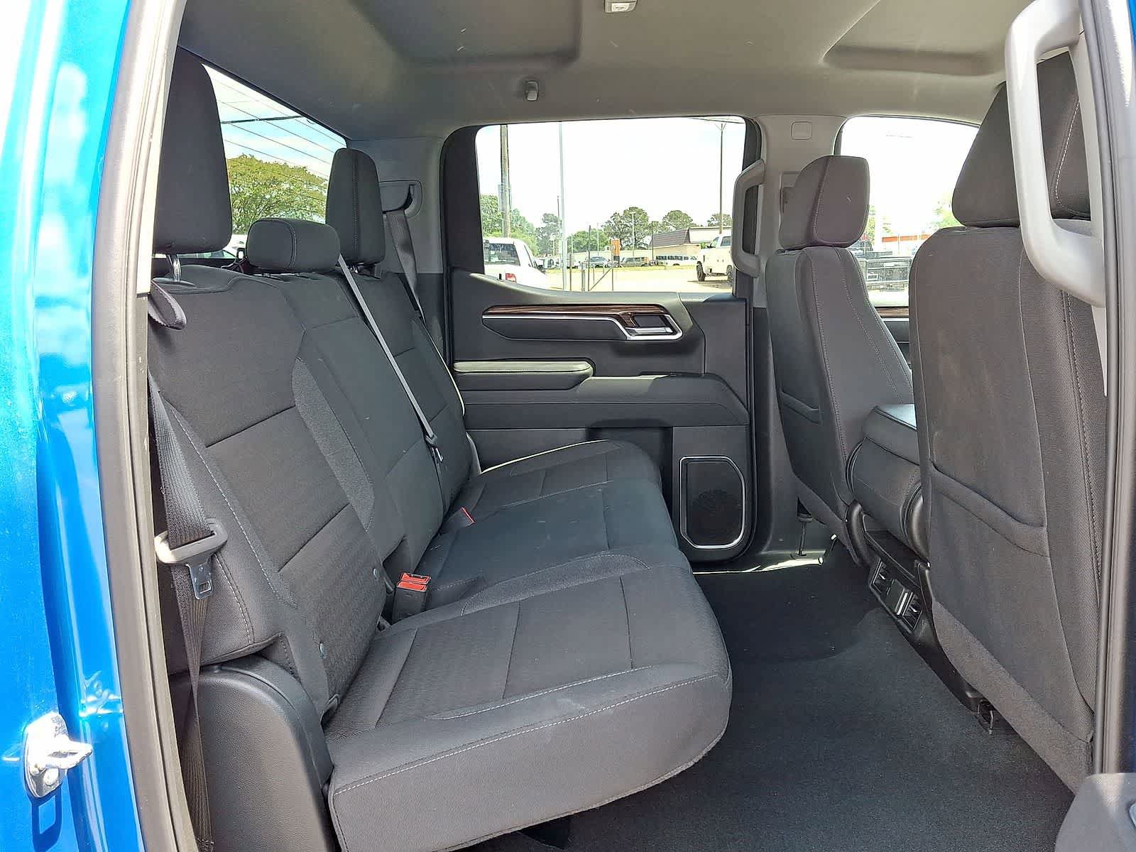 Used 2025 Chevrolet Silverado 1500 LT AWD/4WD image 32