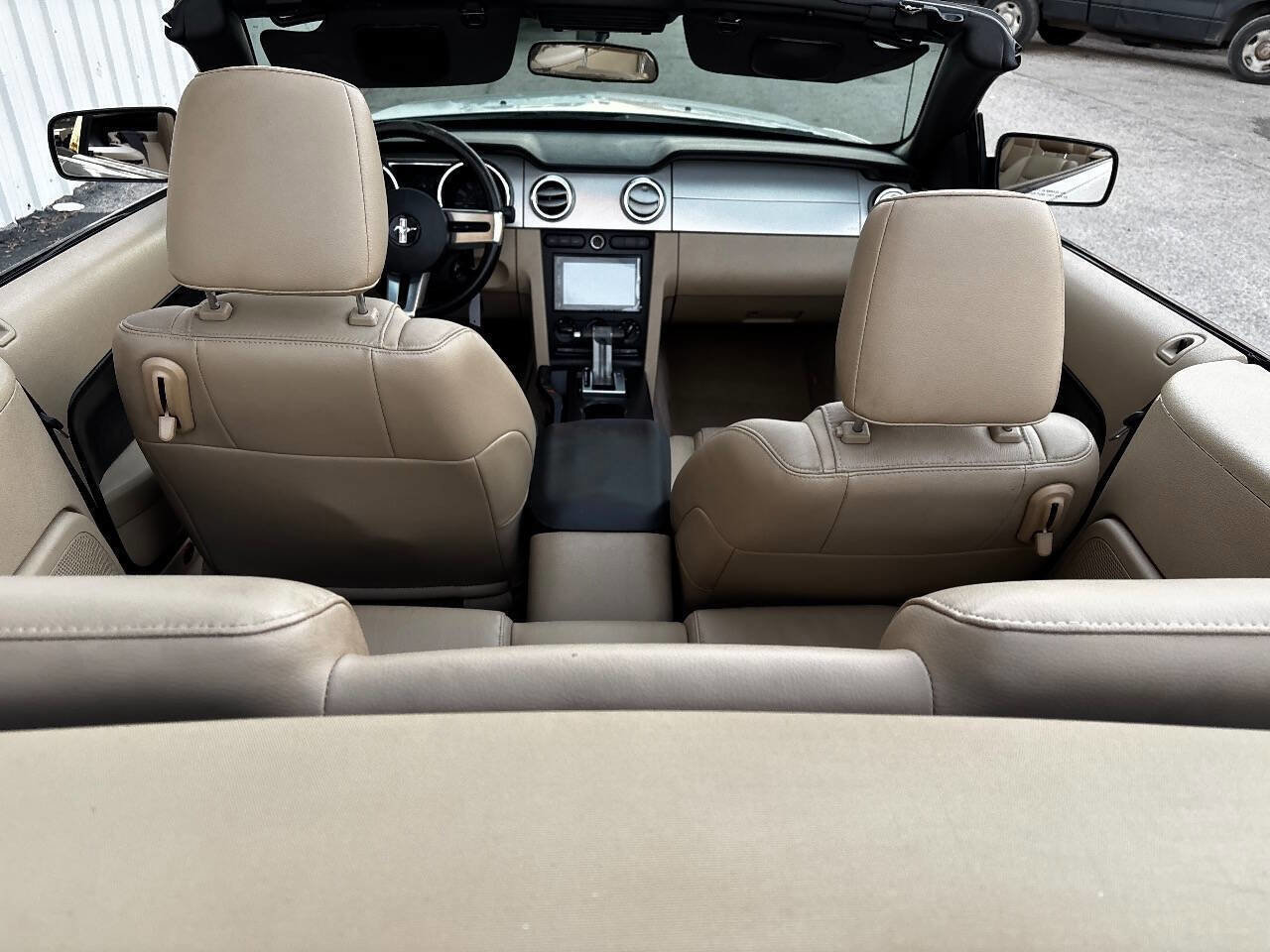 Used 2007 Ford Mustang Convertible image 38