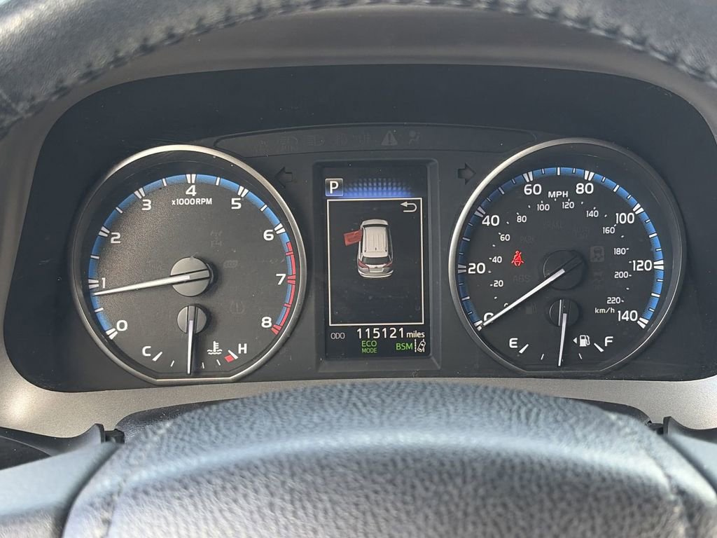 Used 2018 Toyota RAV4 XLE w/ Plus Extra Value Package FWD image 12