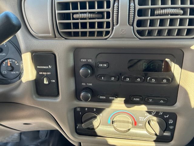 Used 2003 GMC Sonoma SL w/ Convenience Package RWD image 8