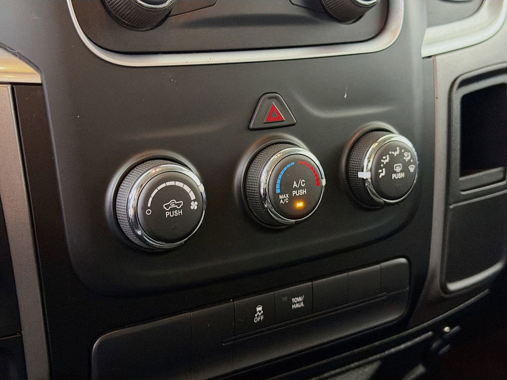 Used 2022 RAM 1500 Classic SLT image 18