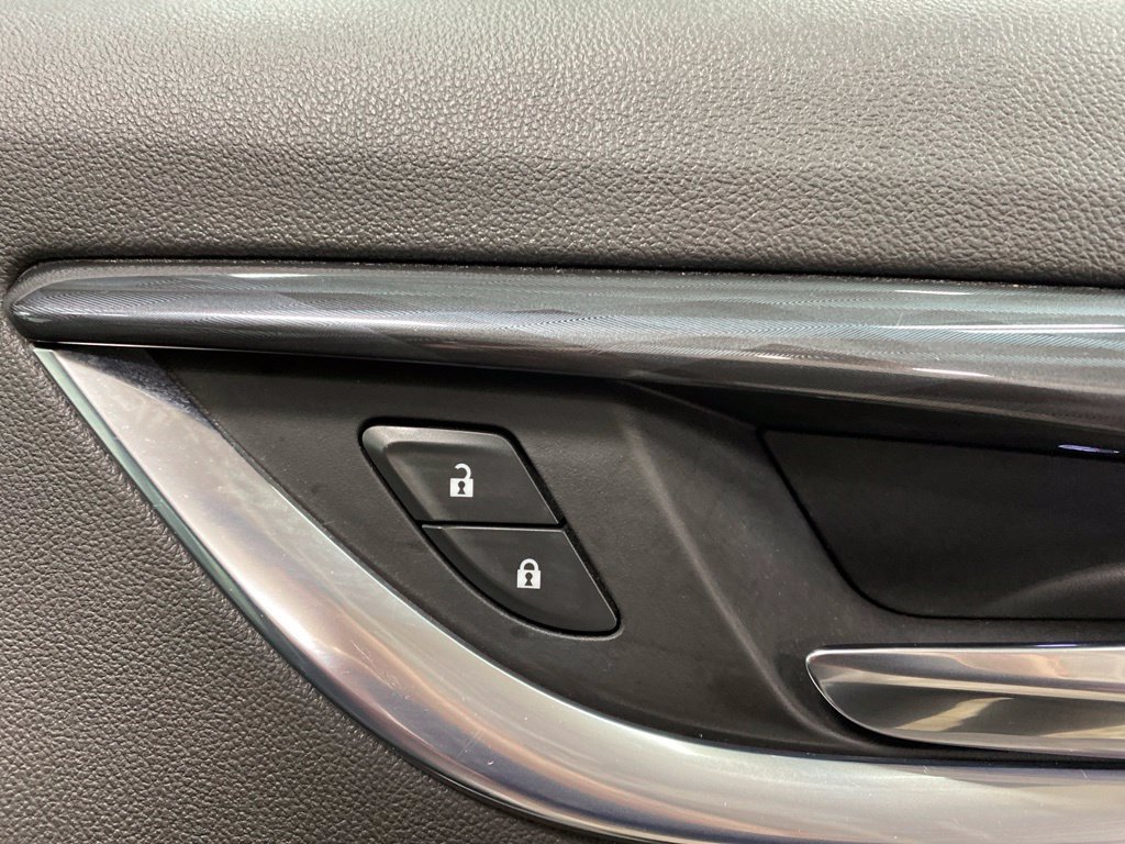 Used 2024 Buick Enclave Essence w/ Sport Touring Edition AWD/4WD image 21