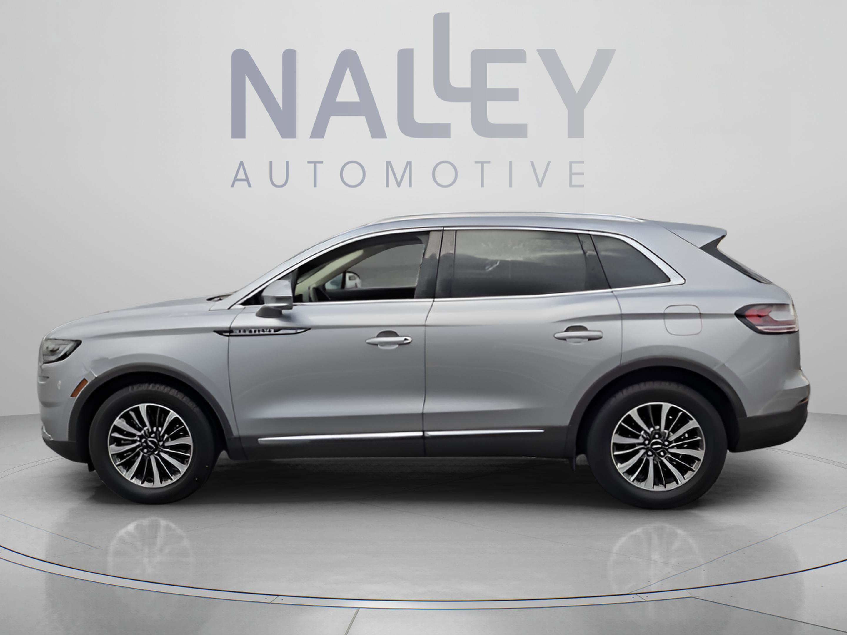 Used 2023 Lincoln Nautilus FWD w/ Premium Package image 2