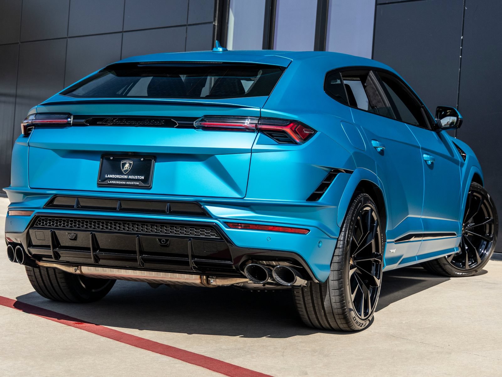 Used 2024 Lamborghini Urus S AWD/4WD image 8