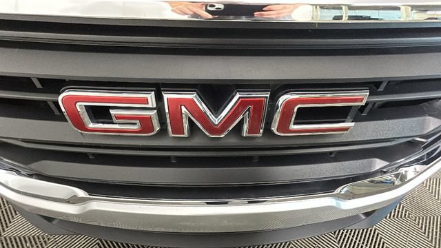 Used 2022 GMC Terrain SLE w/ Driver Convenience Package AWD/4WD image 8