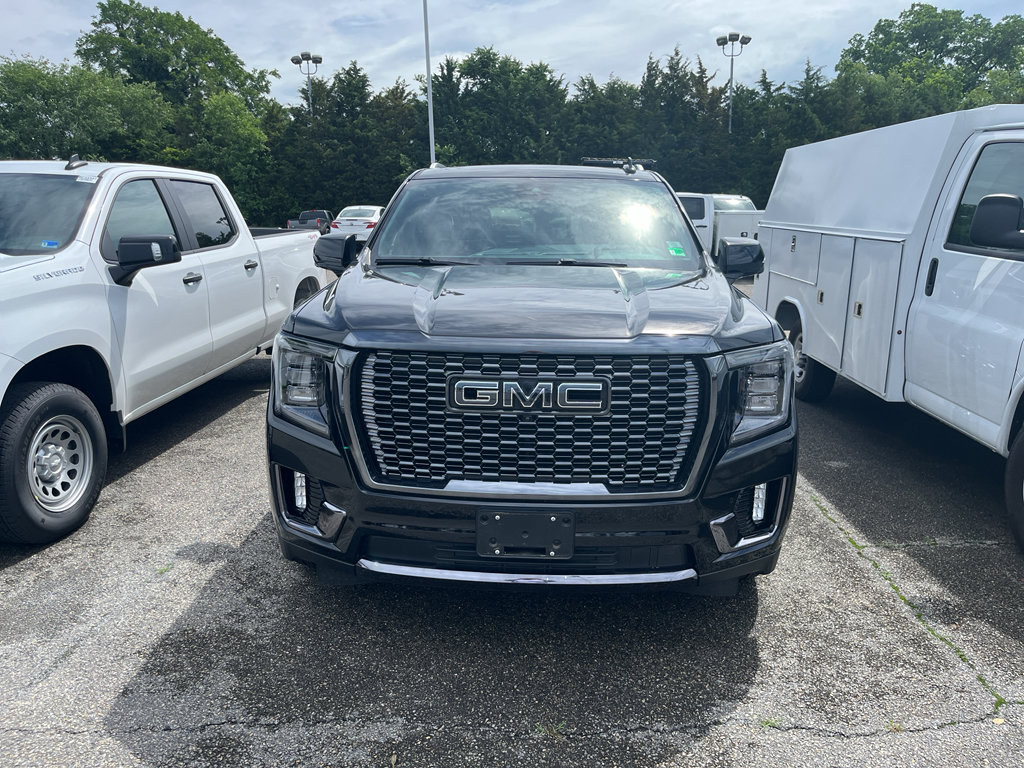 Used 2024 GMC Yukon Denali Ultimate AWD/4WD image 2