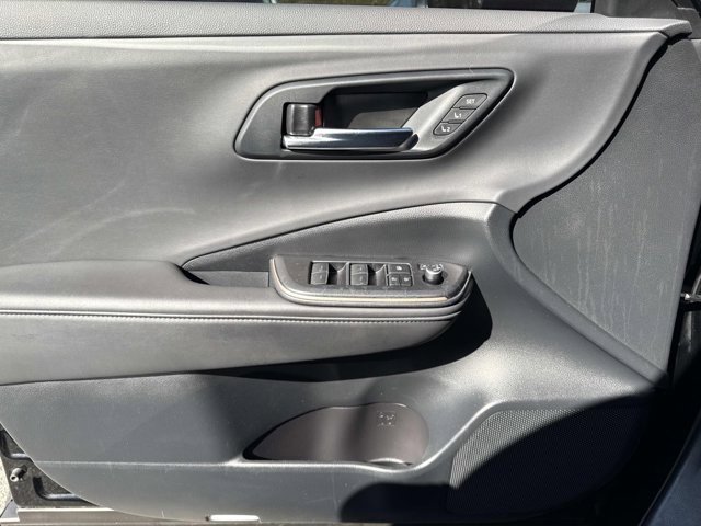 Certified 2023 Toyota Crown Limited image 7