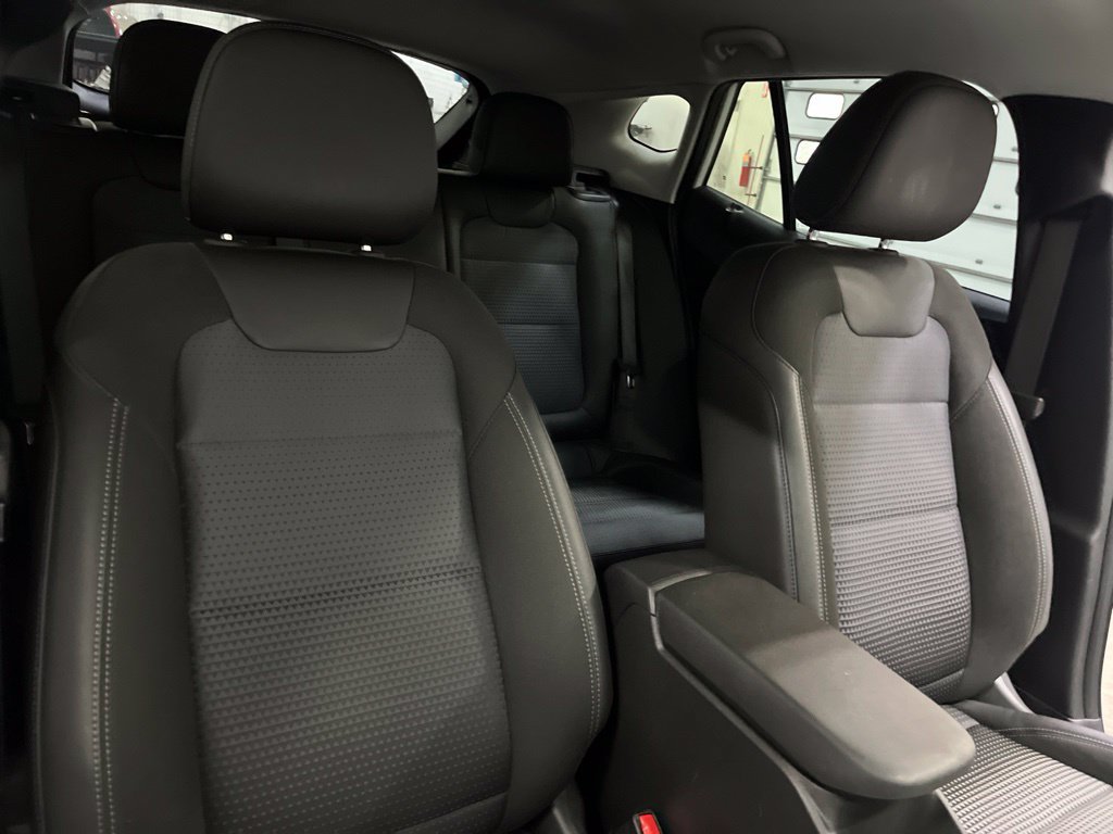 Used 2026 Chevrolet Trax LT w/ Midnight Edition FWD image 32