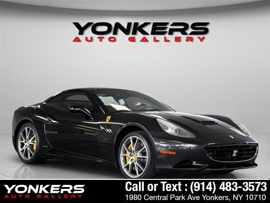 Used 2010 Ferrari California RWD image 16