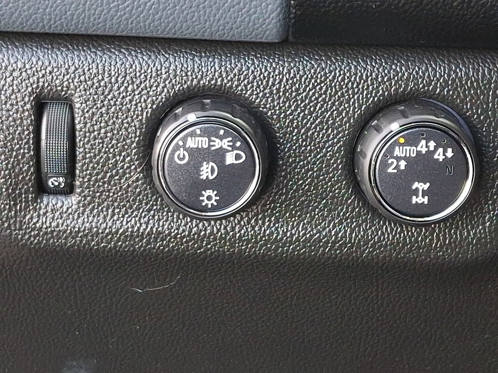 Used 2018 Chevrolet Colorado Z71 AWD/4WD image 25
