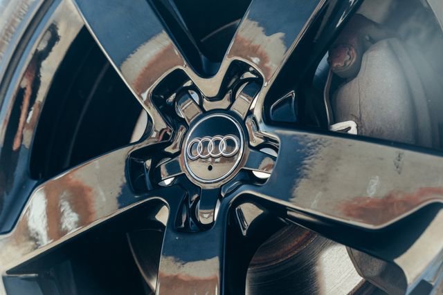 Used 2011 Audi Q5 3.2 Premium Plus w/ Audi MMI Navigation Plus Pkg image 3