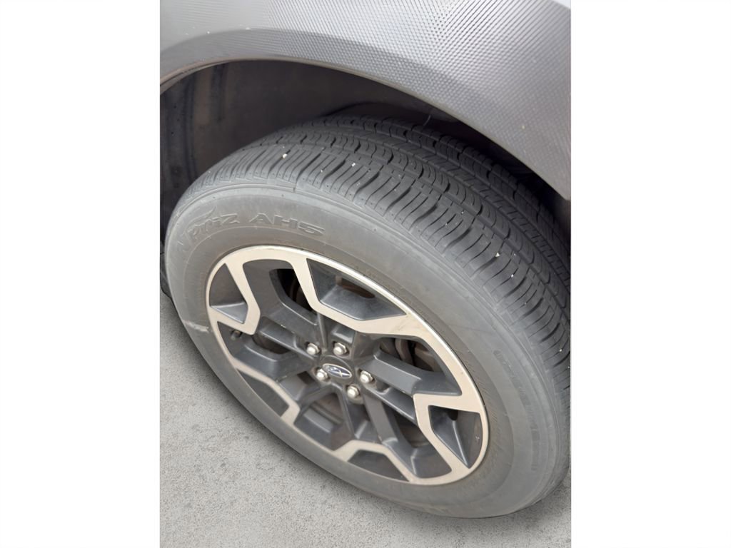 Used 2017 Subaru Crosstrek 2.0i Premium w/ Moonroof Package image 9