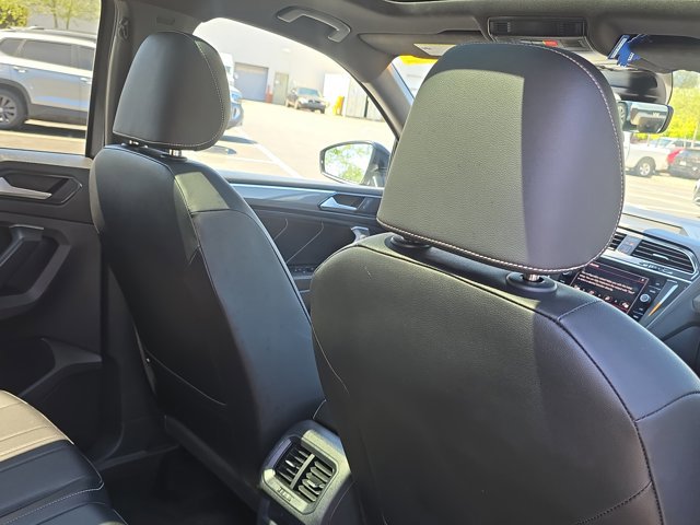 Used 2023 Volkswagen Tiguan SE R-Line image 20