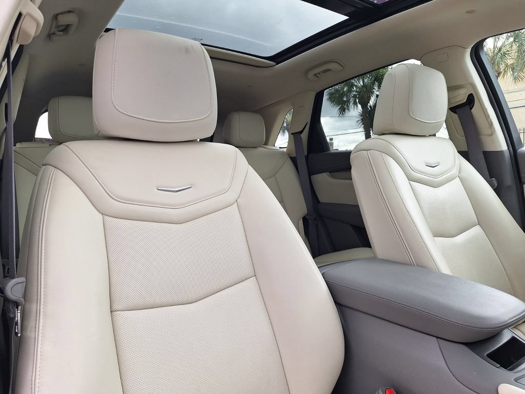 Certified 2023 Cadillac XT5 Premium Luxury FWD image 29