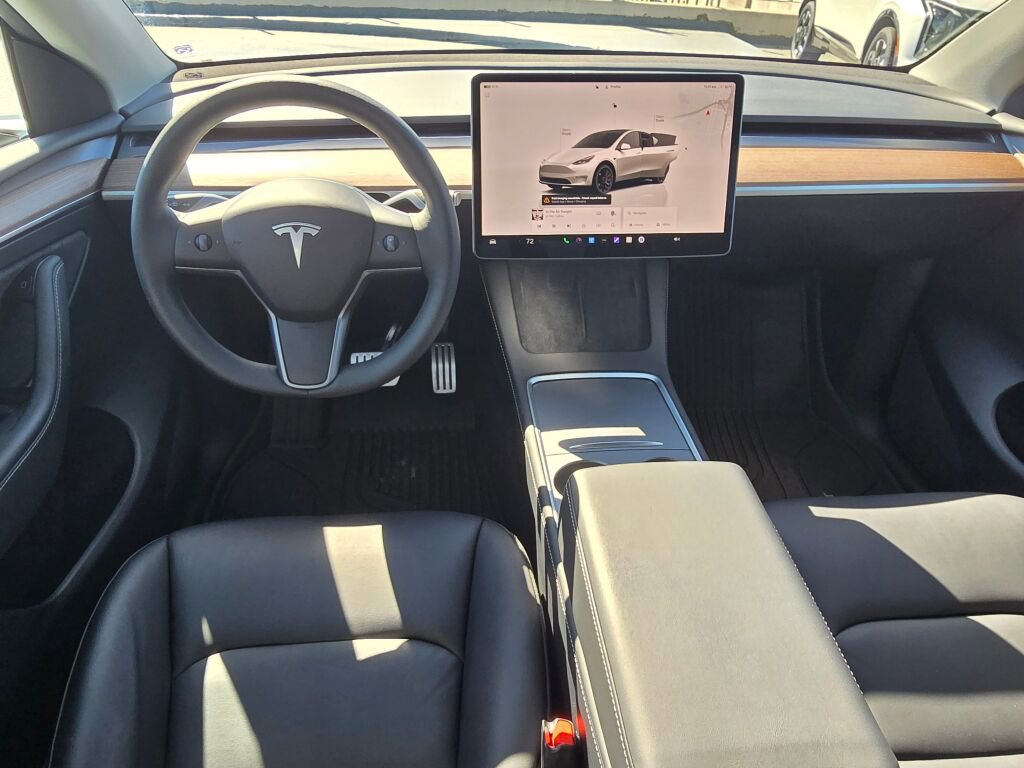 Used 2024 Tesla Model Y Performance AWD/4WD image 18