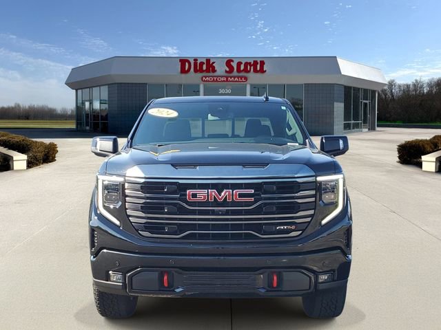 Used 2024 GMC Sierra 1500 AT4 w/ AT4 Preferred Package AWD/4WD image 2