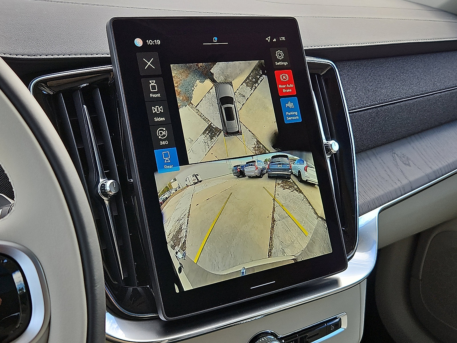 New 2026 Volvo XC90 B6 Ultra image 17