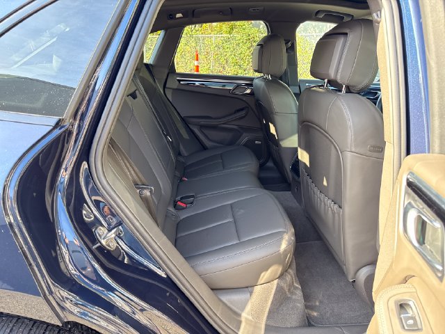 Used 2021 Porsche Macan S AWD/4WD image 10