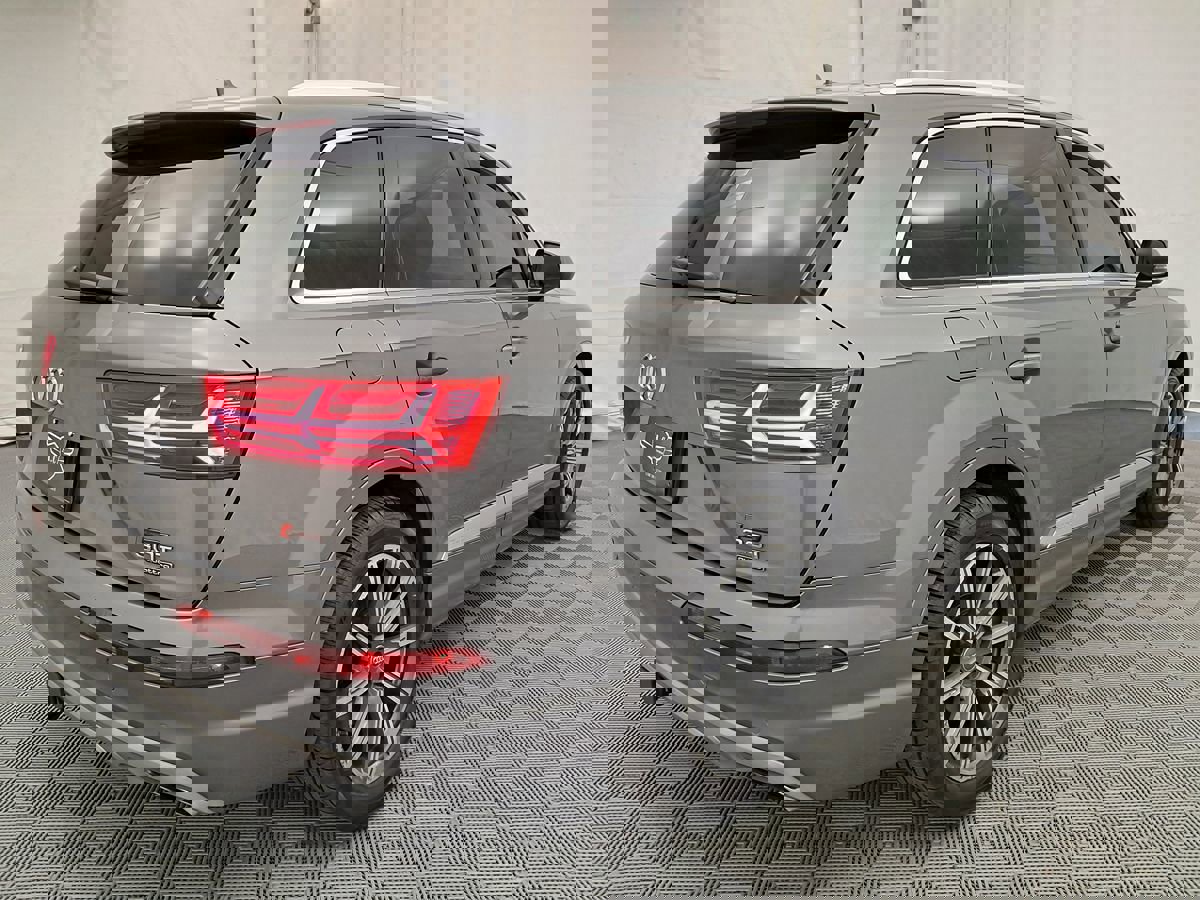 Used 2017 Audi Q7 3.0T Premium w/ Towing Package image 3