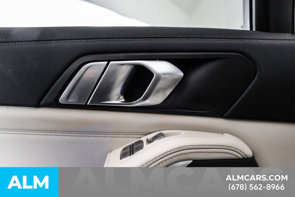 Used 2022 BMW X7 xDrive40i w/ M Sport Package image 59