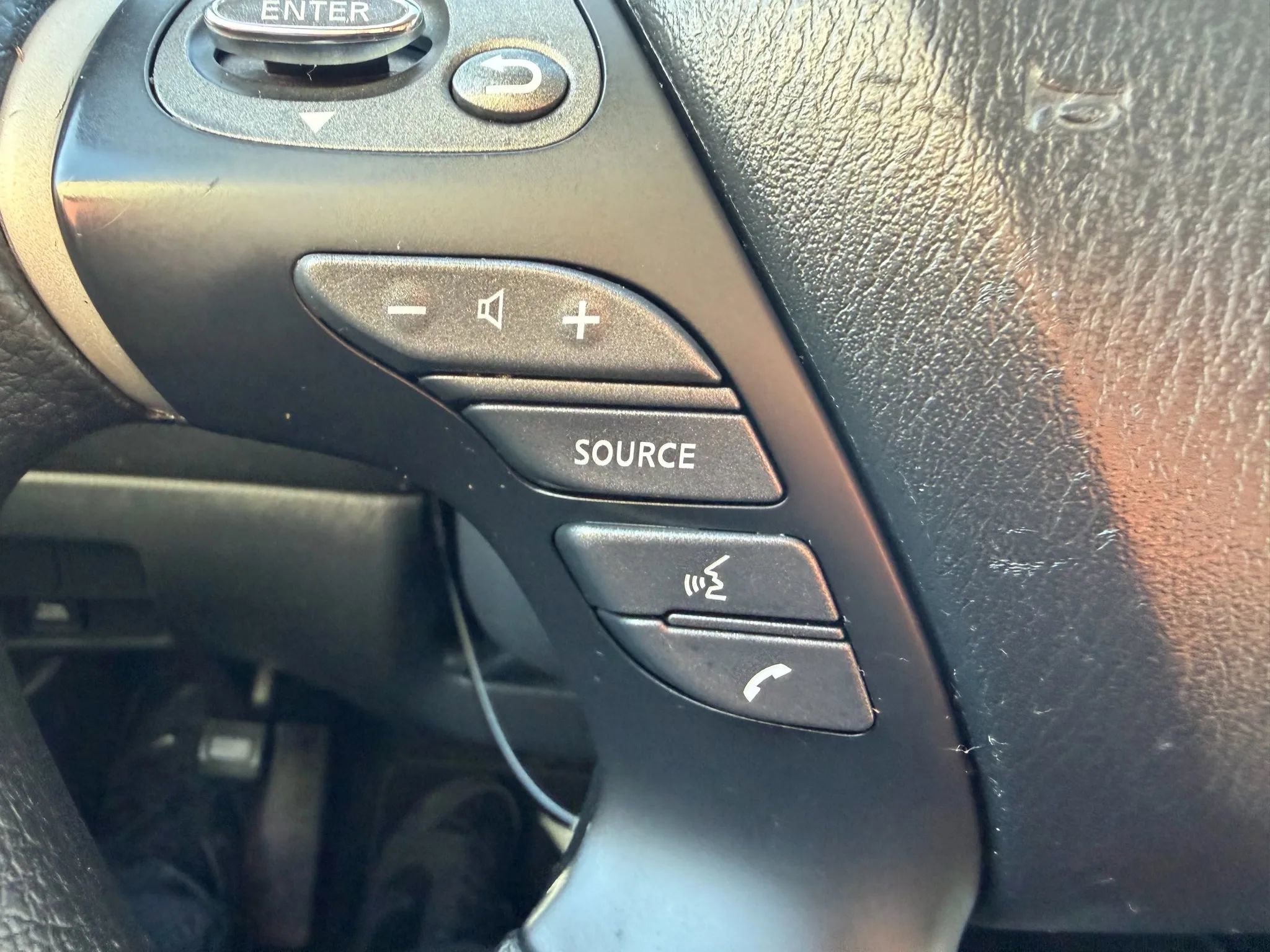 Used 2018 Nissan Pathfinder S image 14