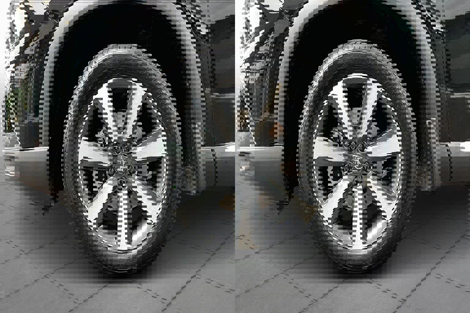 Used 2024 Honda Pilot Touring image 12