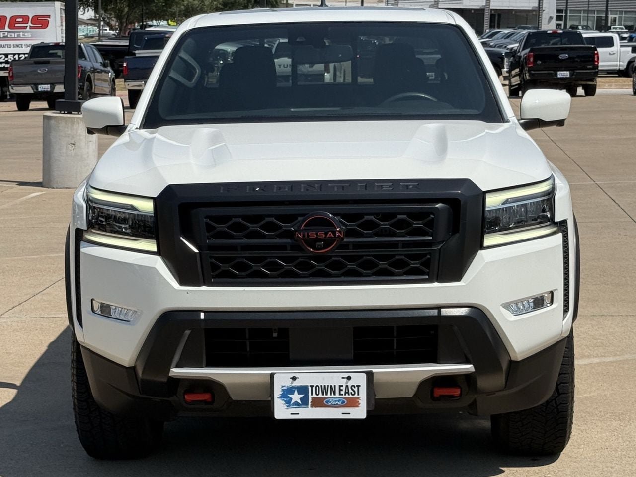Used 2022 Nissan Frontier Pro-X w/ Pro-X Premium Package RWD image 8