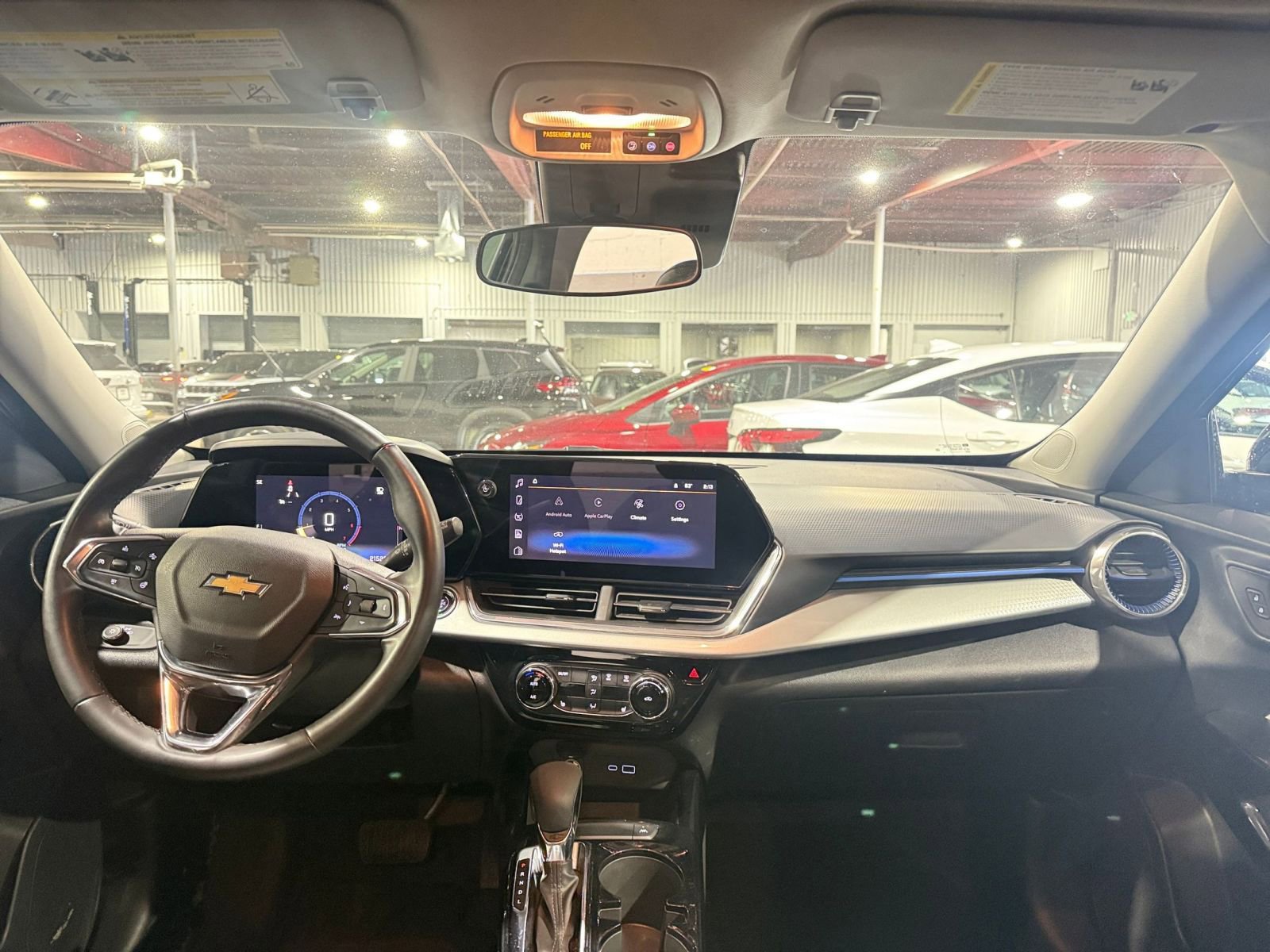 Used 2025 Chevrolet Trax LT w/ LT Convenience Package image 32